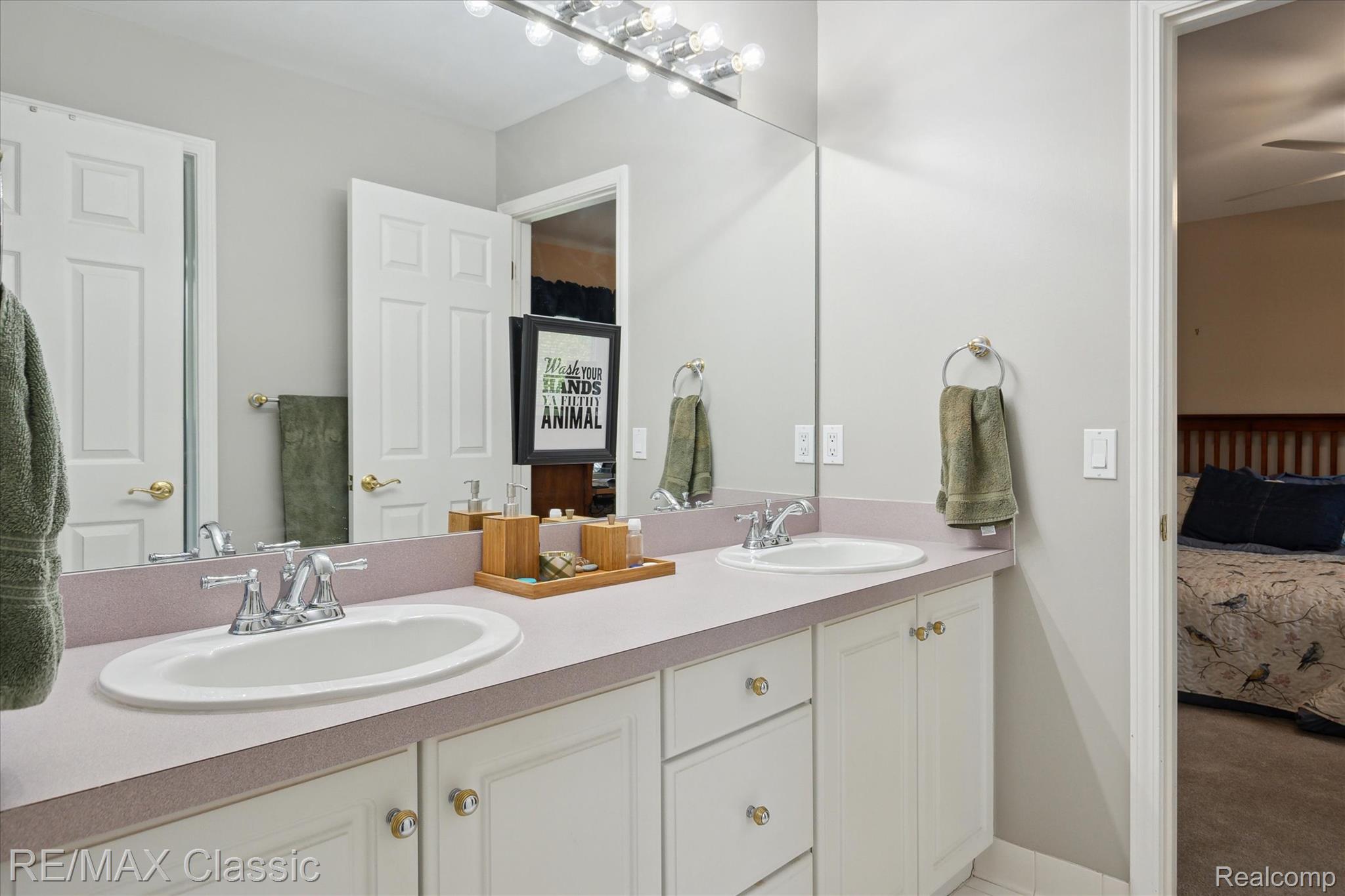 21982 York Mills Circle