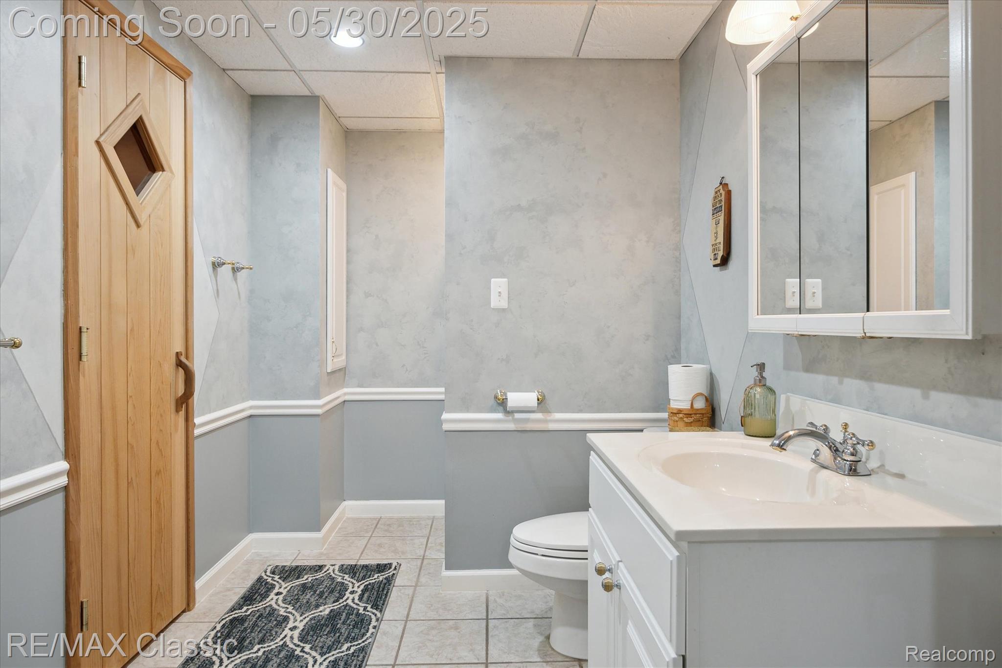 21982 York Mills Circle