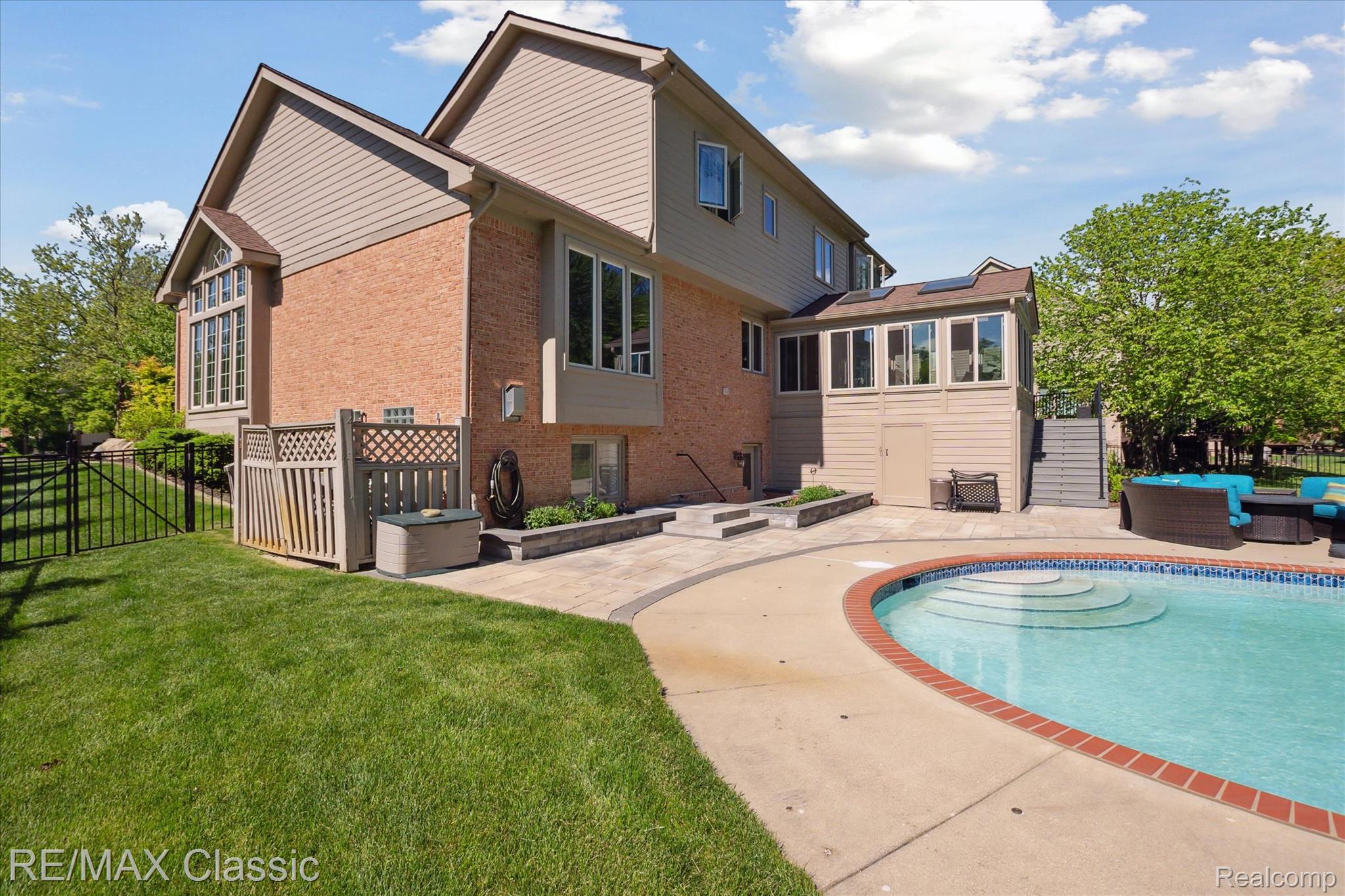 21982 York Mills Circle