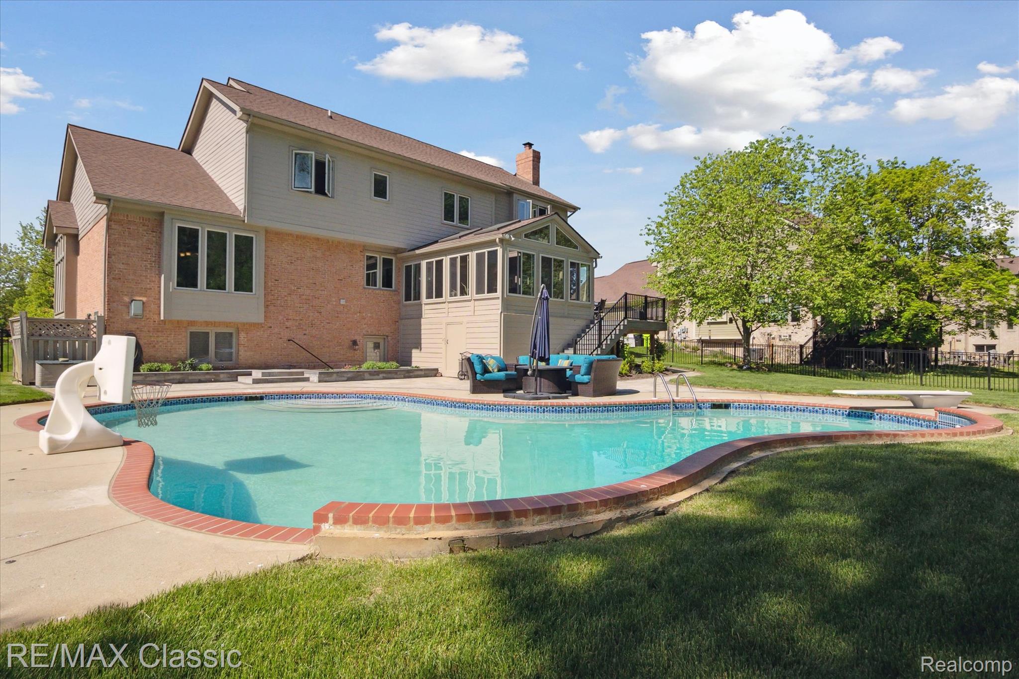 21982 York Mills Circle