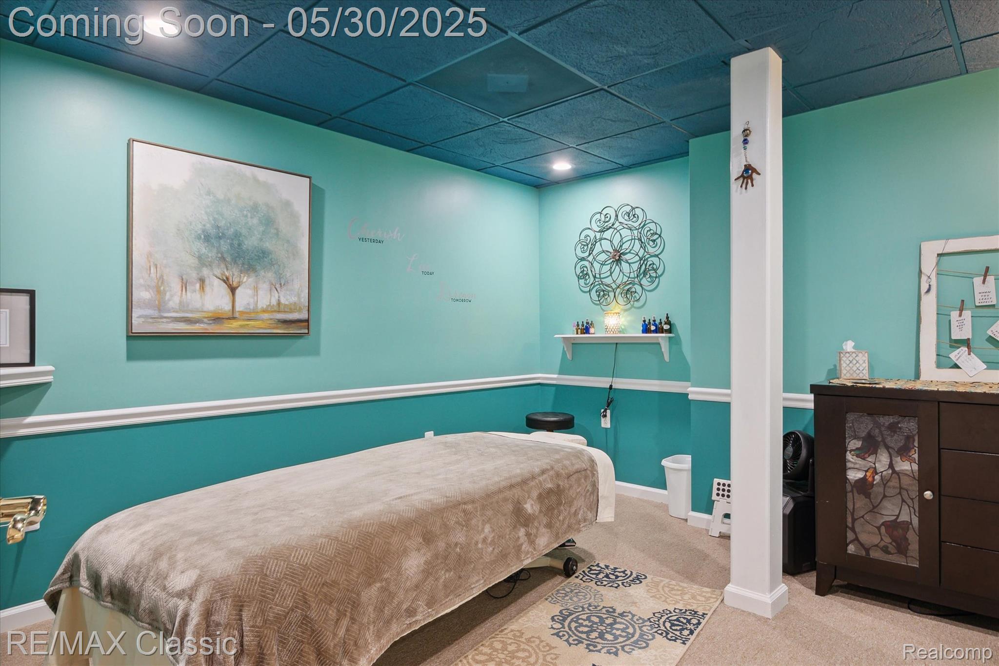 21982 York Mills Circle