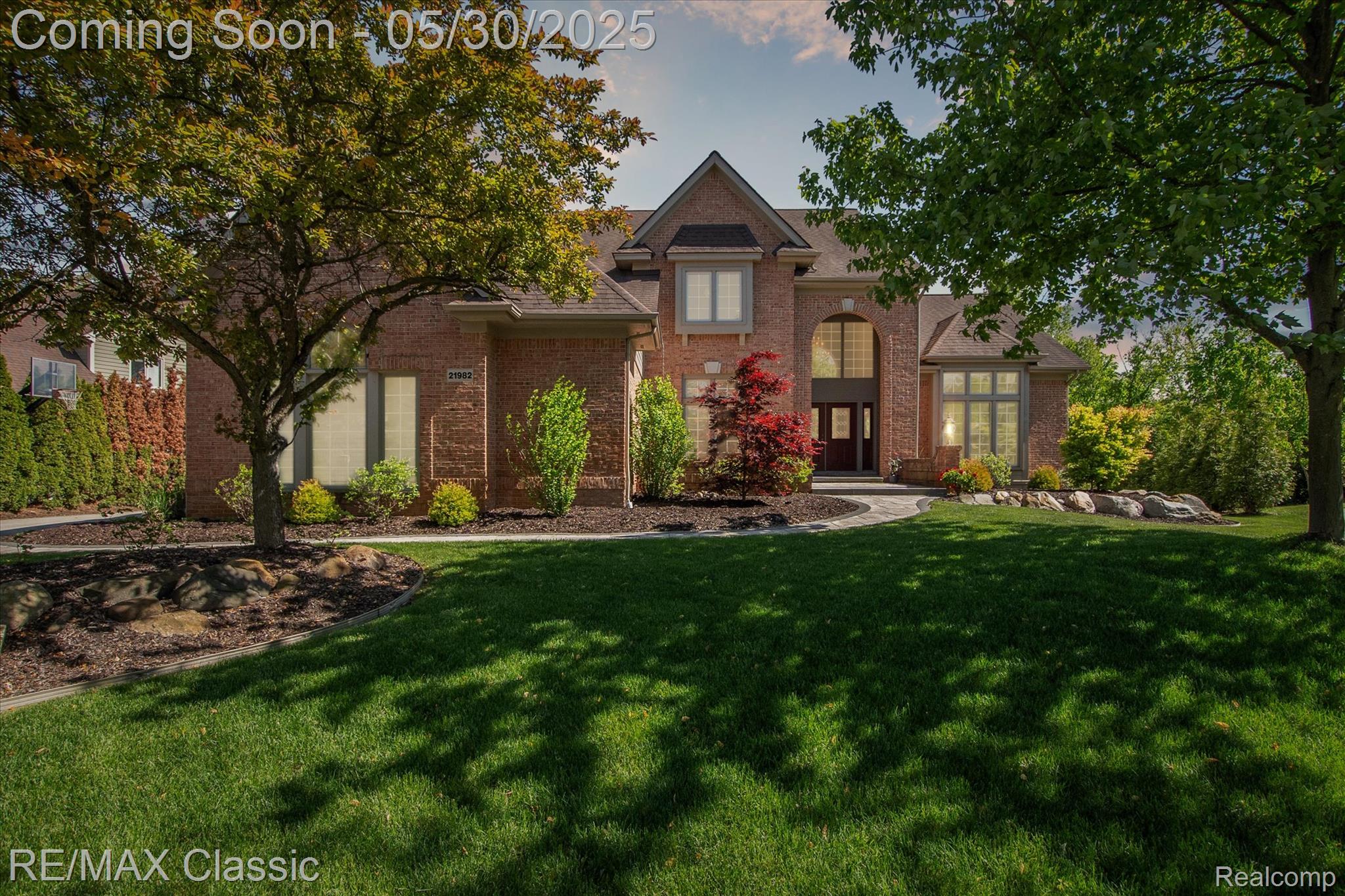 21982 York Mills Circle