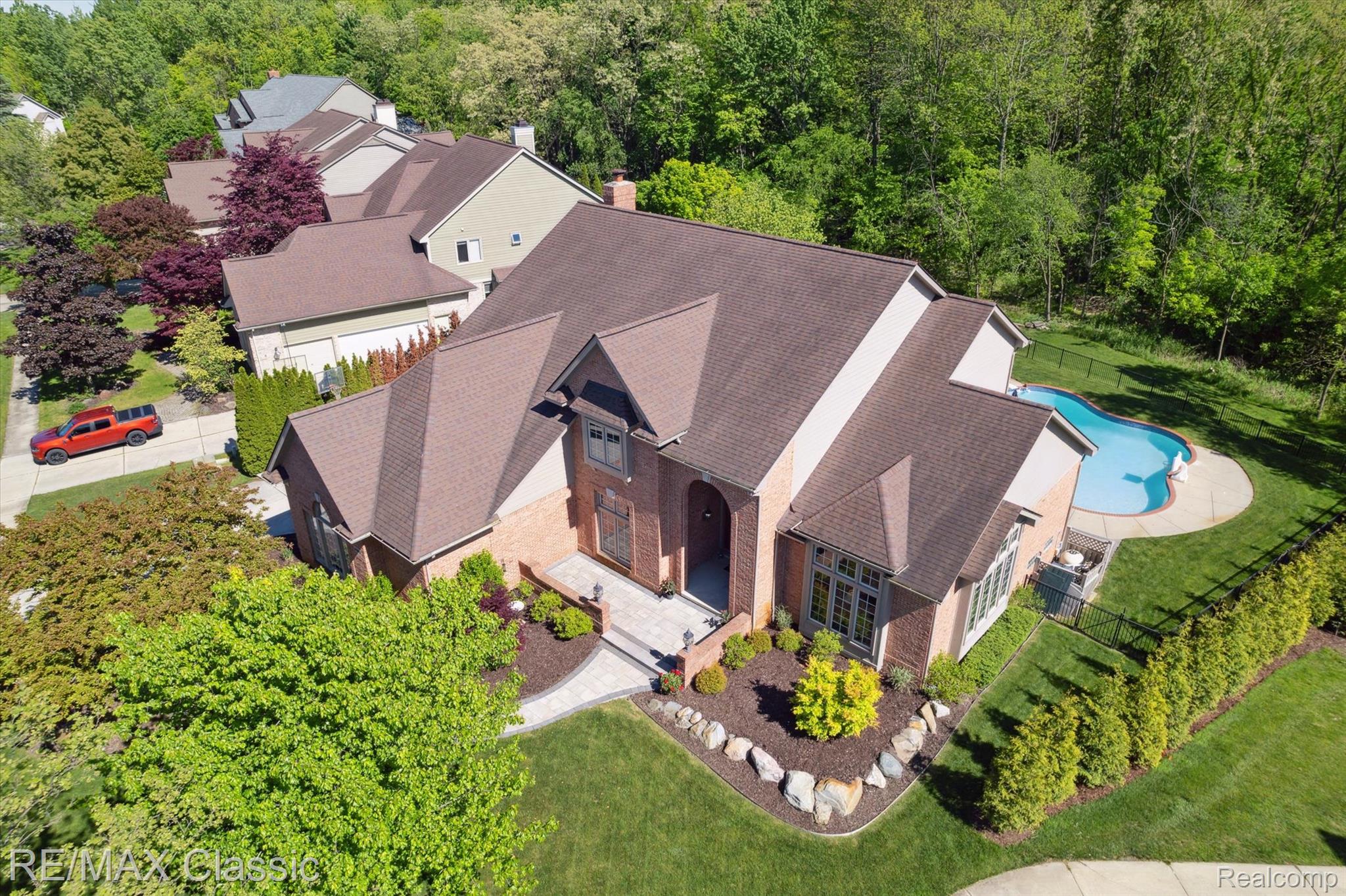 21982 York Mills Circle