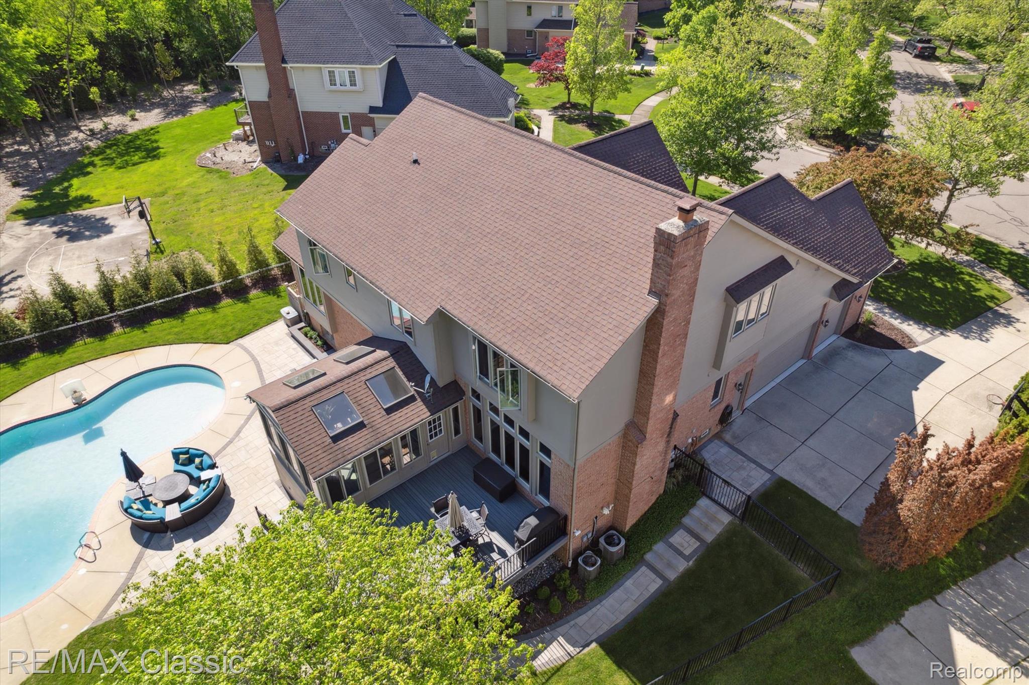 21982 York Mills Circle