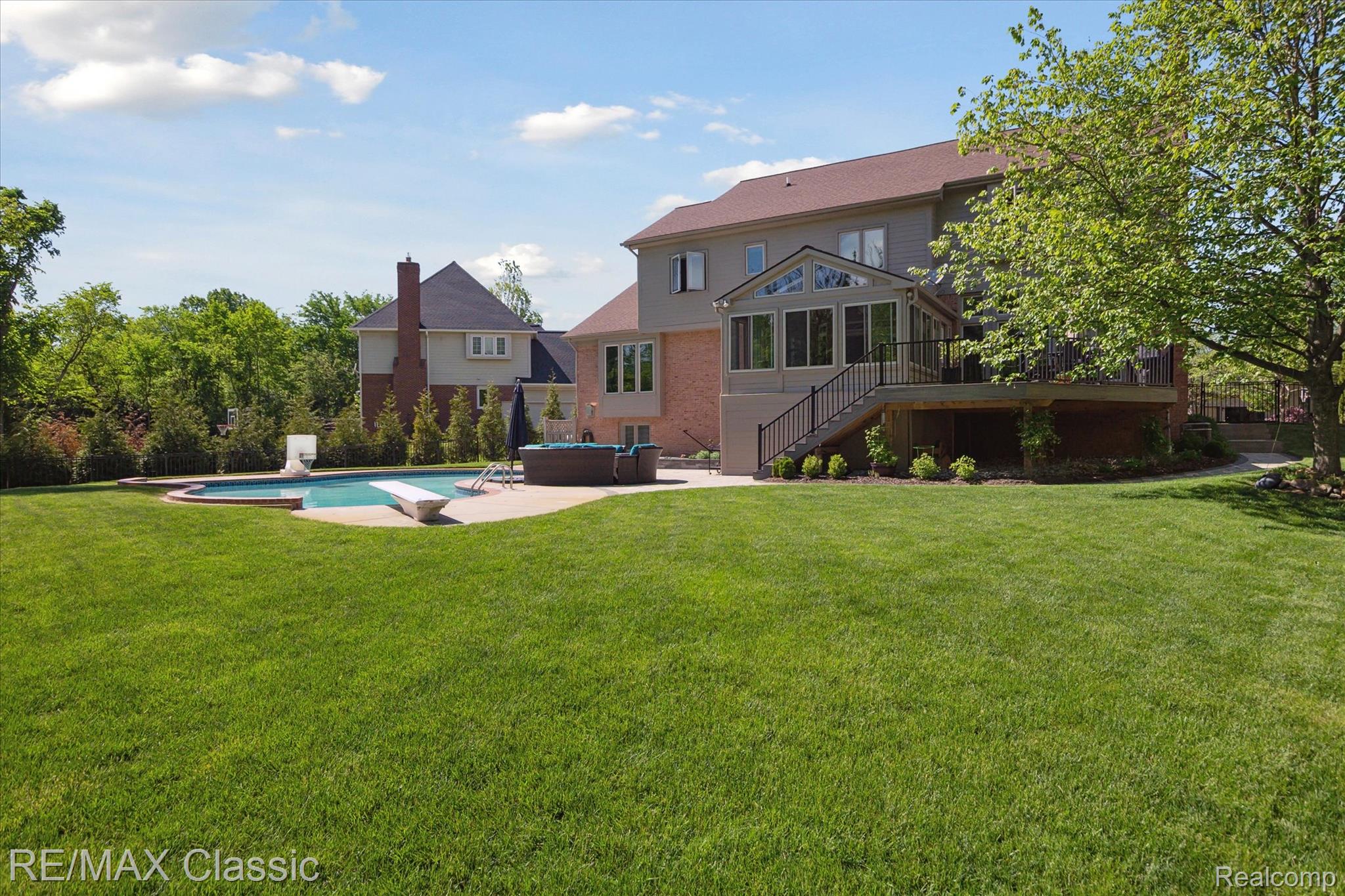 21982 York Mills Circle