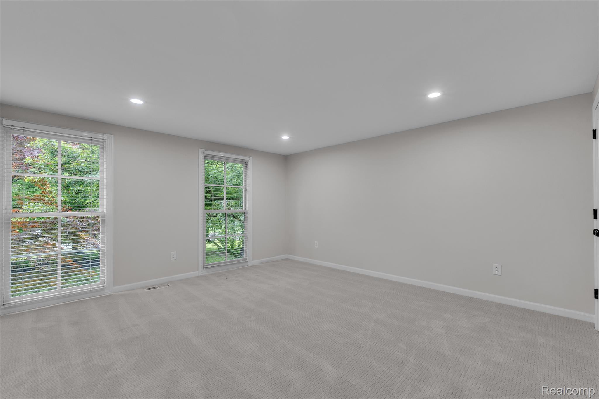 5341 Forest Way