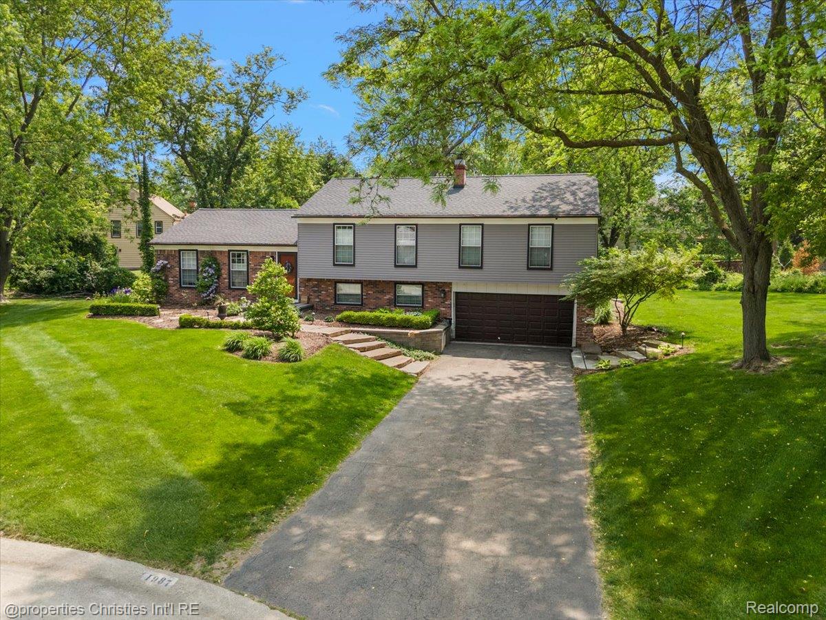 1987 Fox River Drive