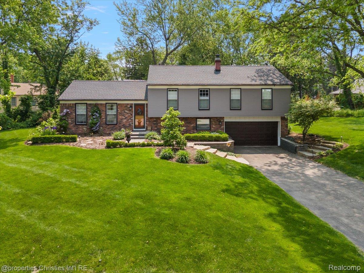 1987 Fox River Drive