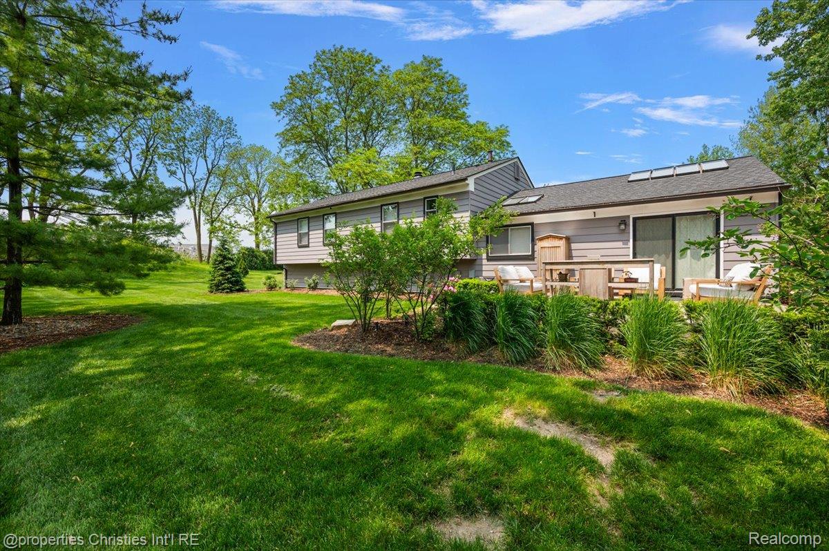 1987 Fox River Drive