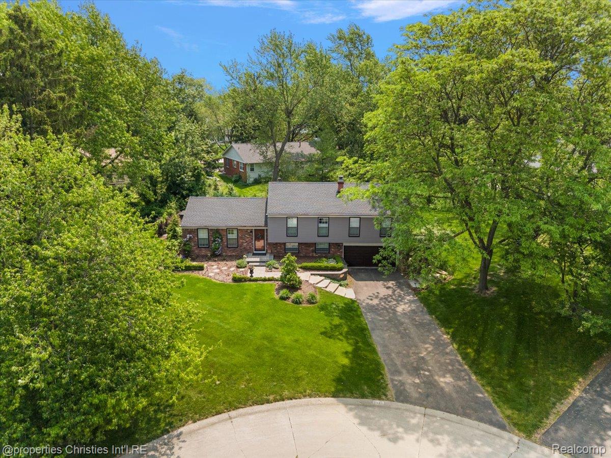 1987 Fox River Drive