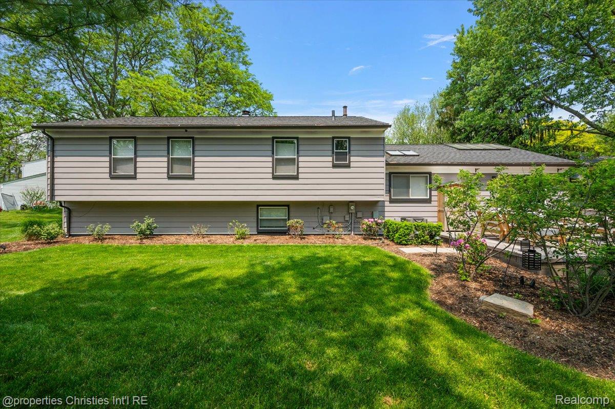 1987 Fox River Drive