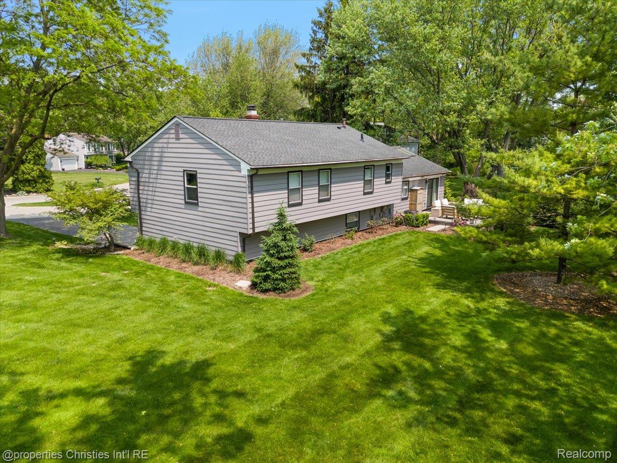 1987 Fox River Drive