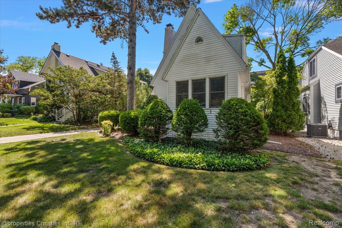 524 Oakland Avenue