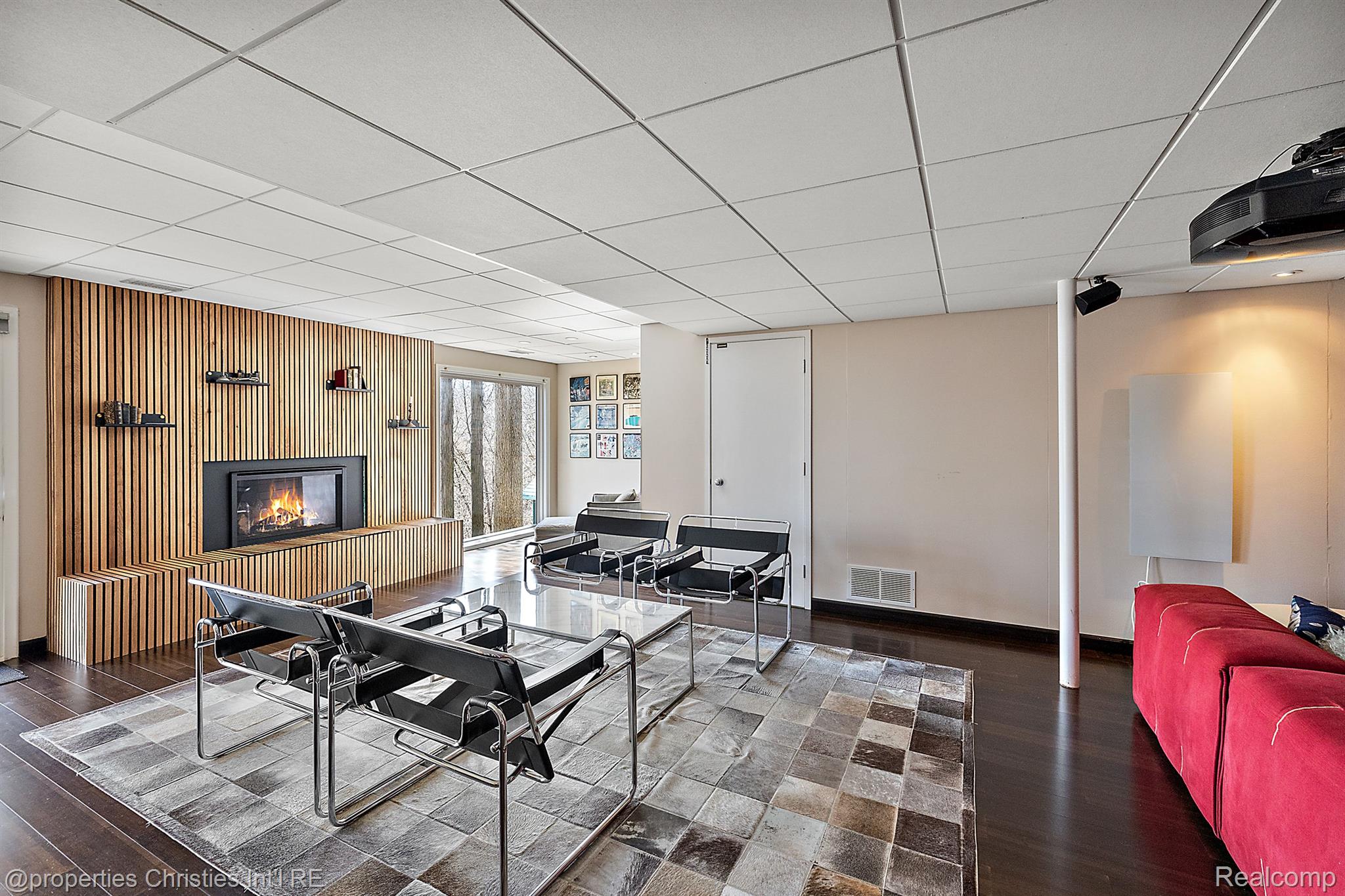 7371 Lindenmere Drive