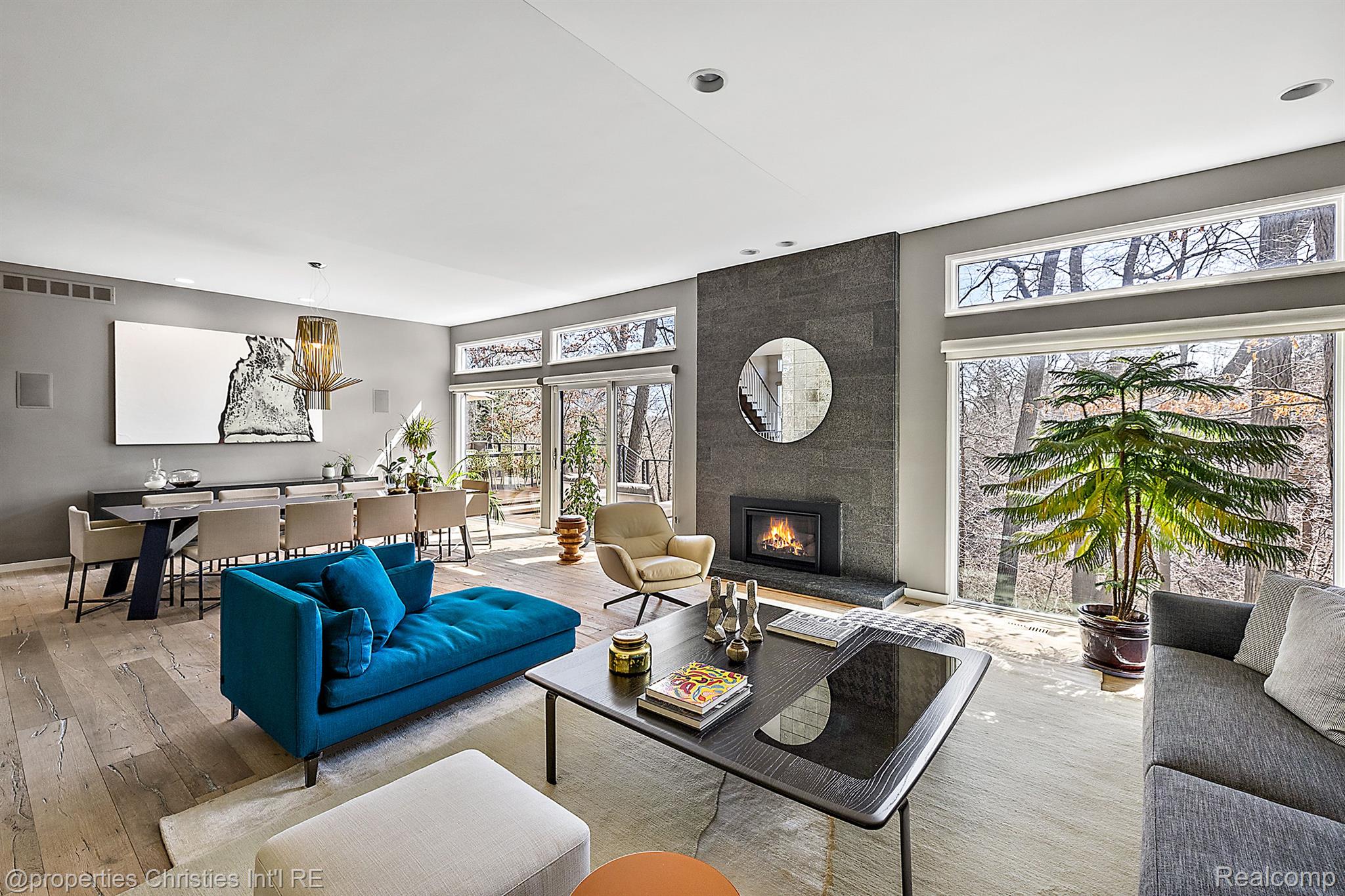 7371 Lindenmere Drive
