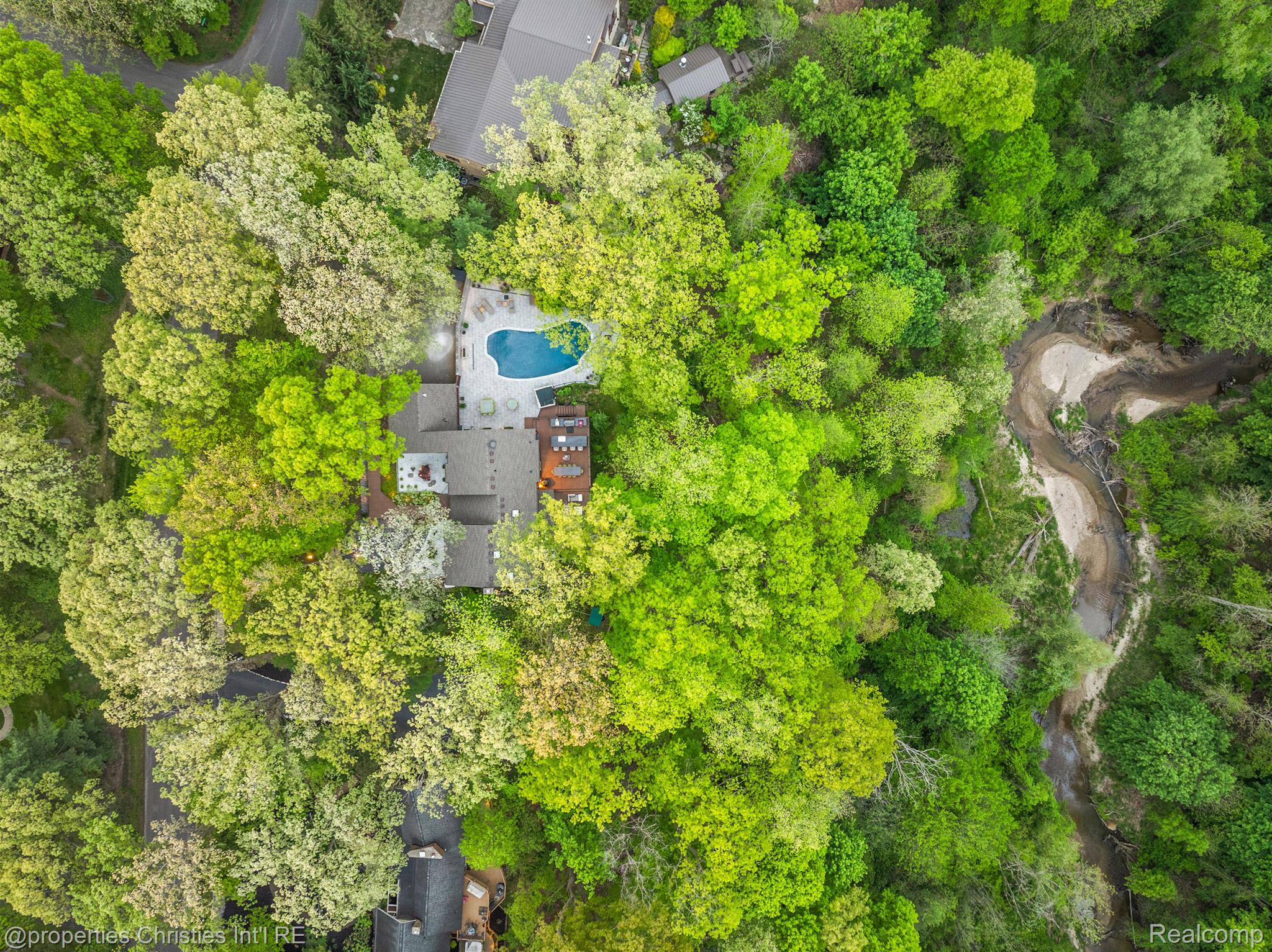 7371 Lindenmere Drive