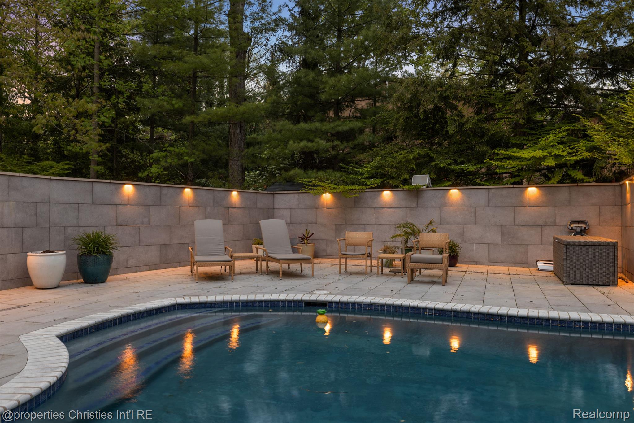 7371 Lindenmere Drive