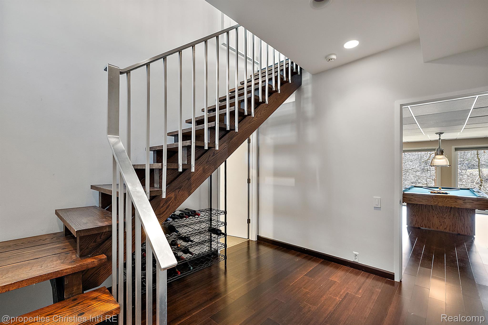 7371 Lindenmere Drive