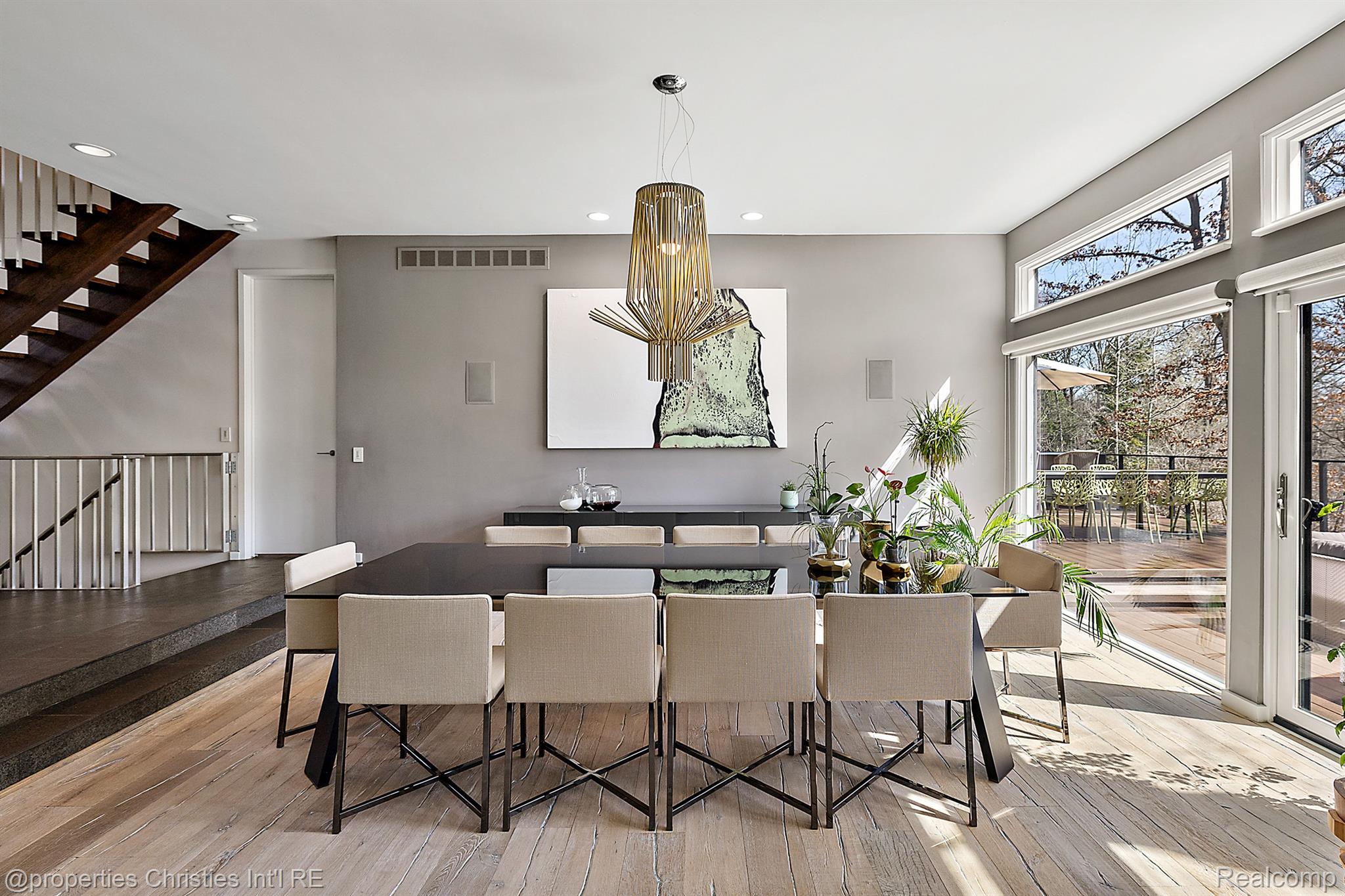 7371 Lindenmere Drive