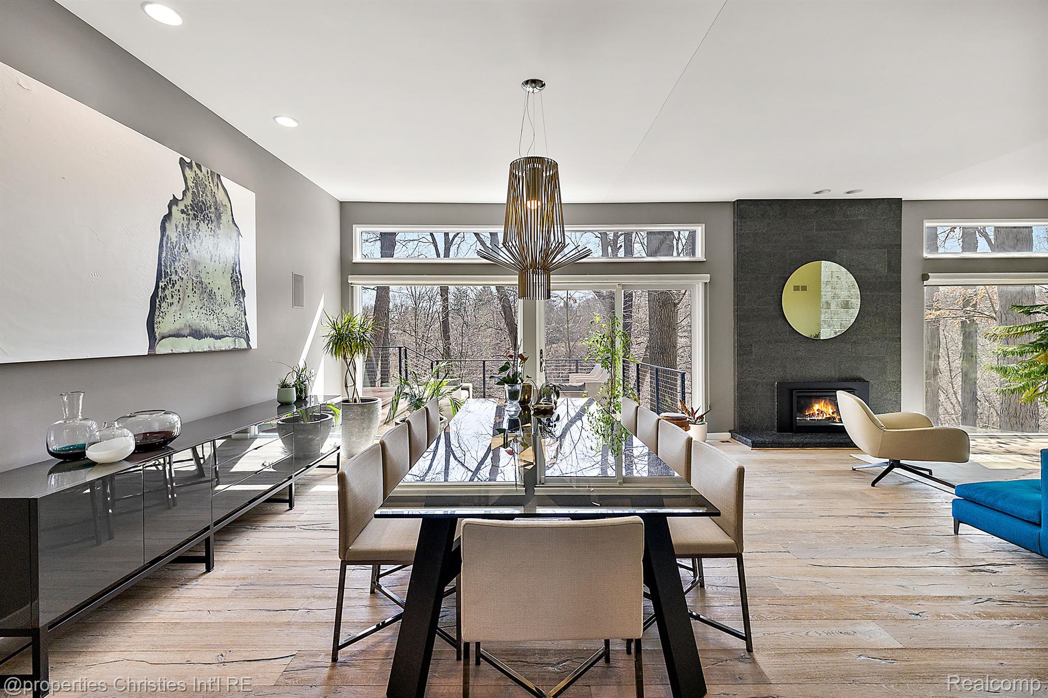 7371 Lindenmere Drive