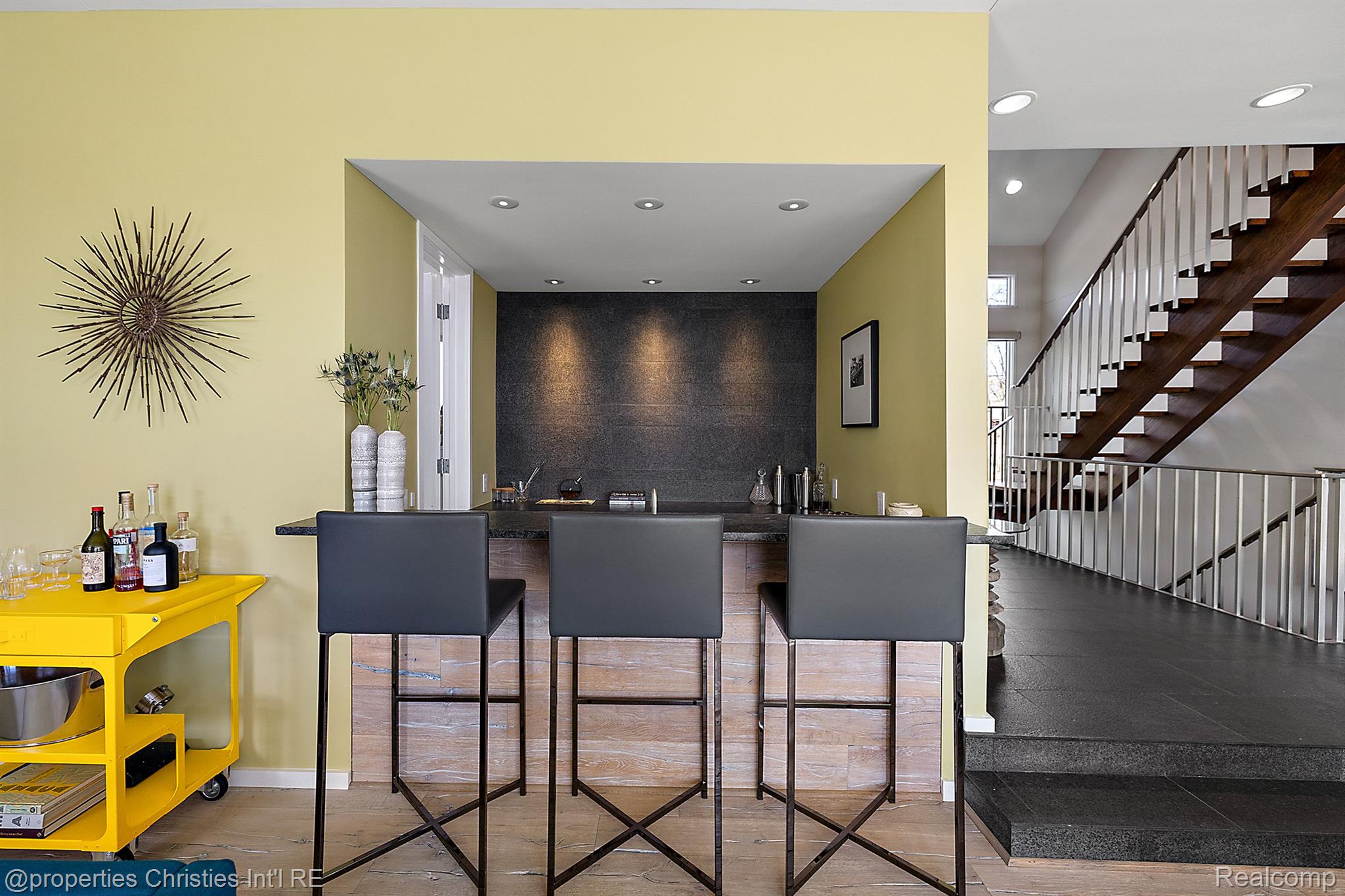 7371 Lindenmere Drive