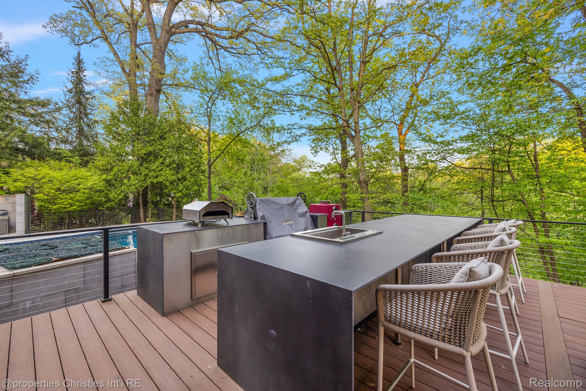 7371 Lindenmere Drive