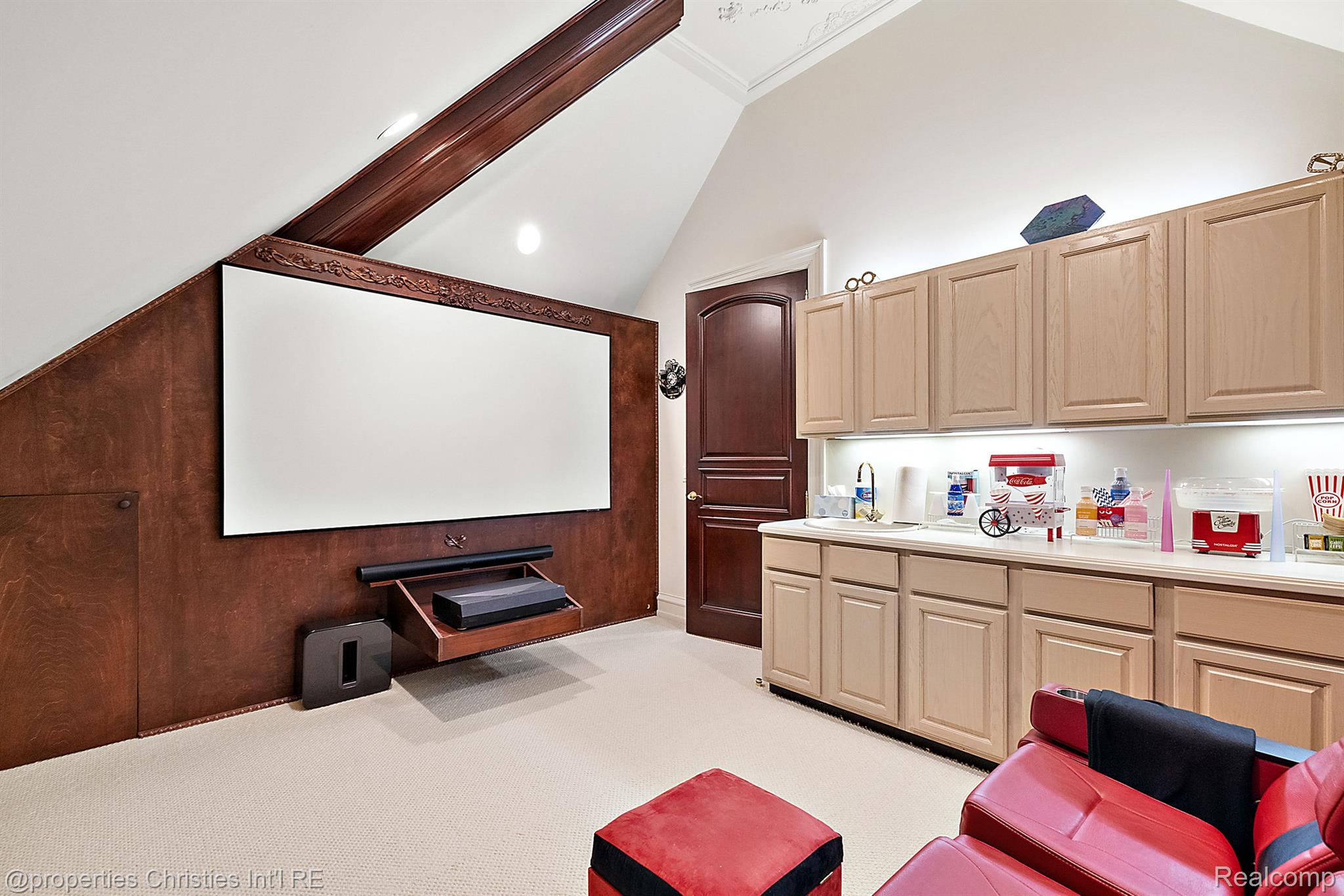 975 Sunningdale Drive