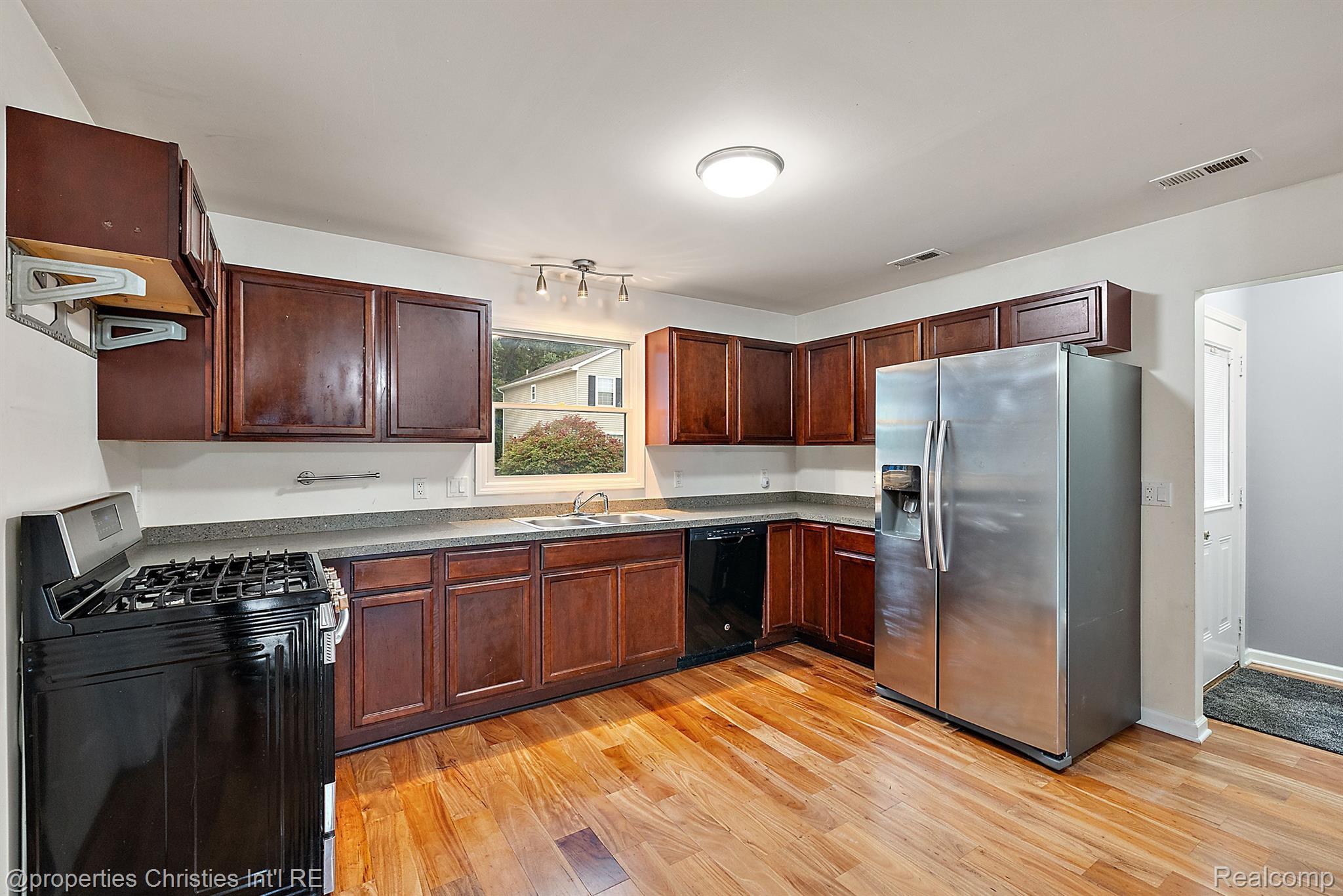 8873 Lagoon Drive