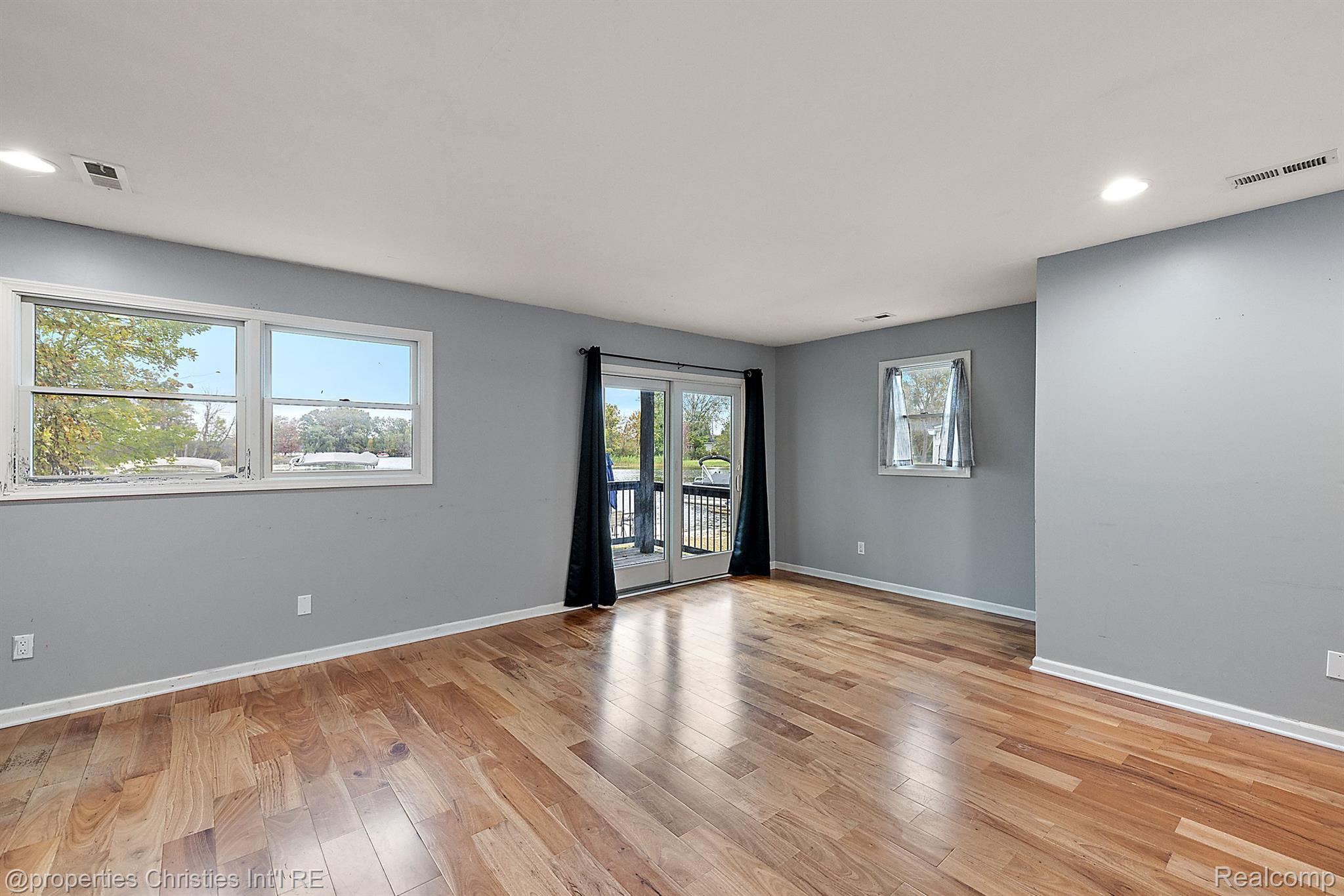 8873 Lagoon Drive