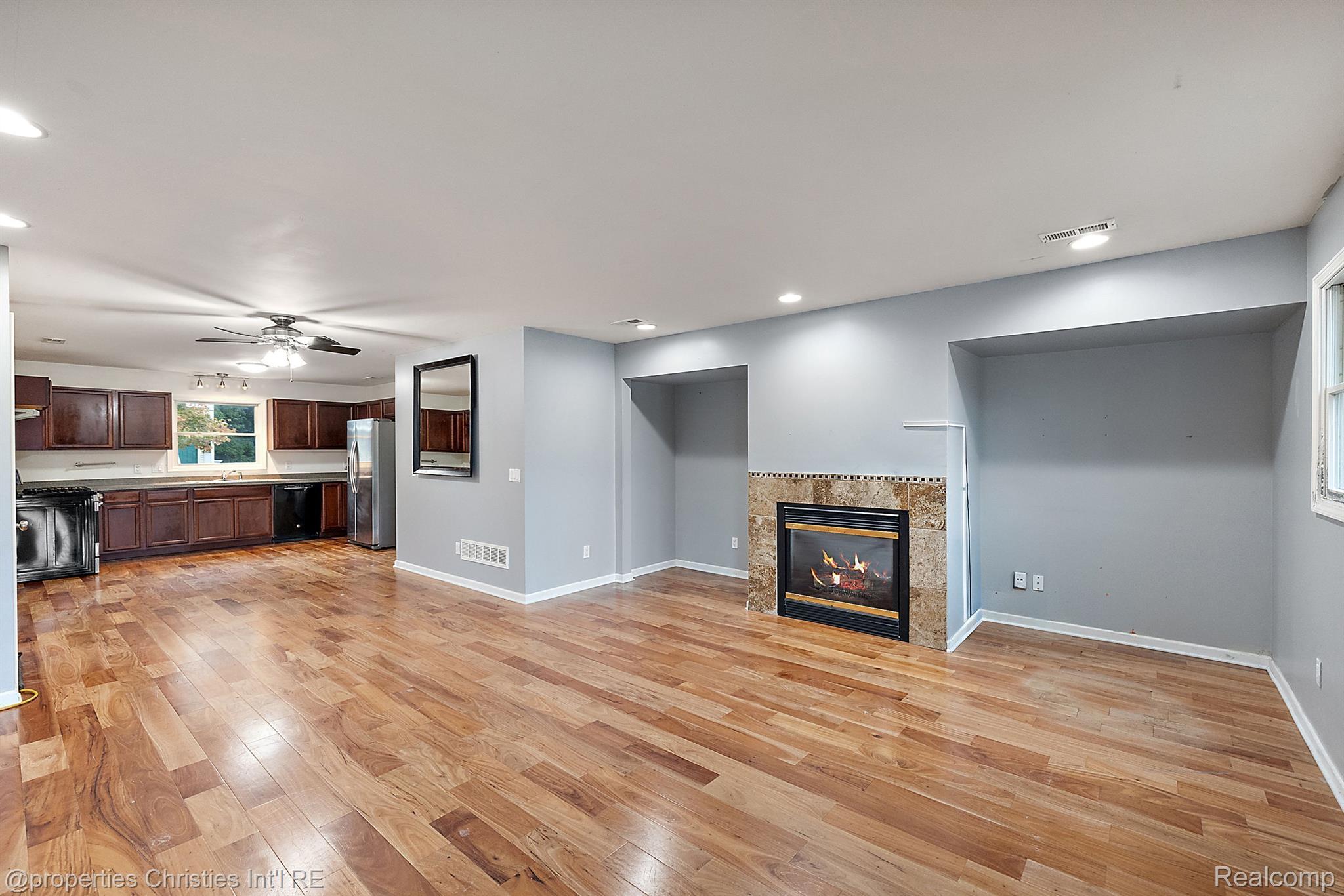 8873 Lagoon Drive