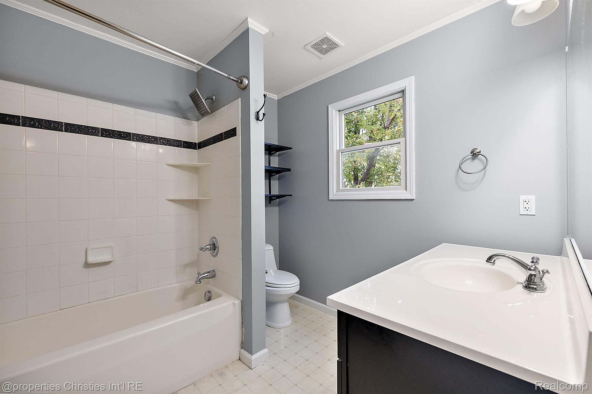 8873 Lagoon Drive