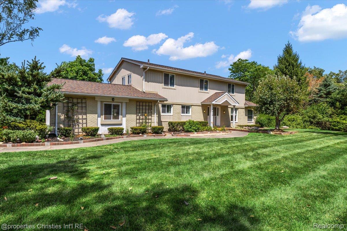 3010 Parkland Drive