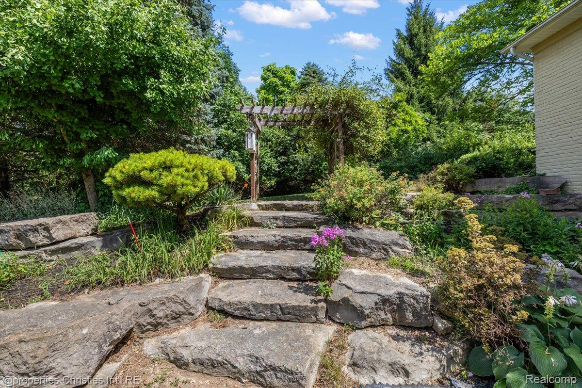 3010 Parkland Drive