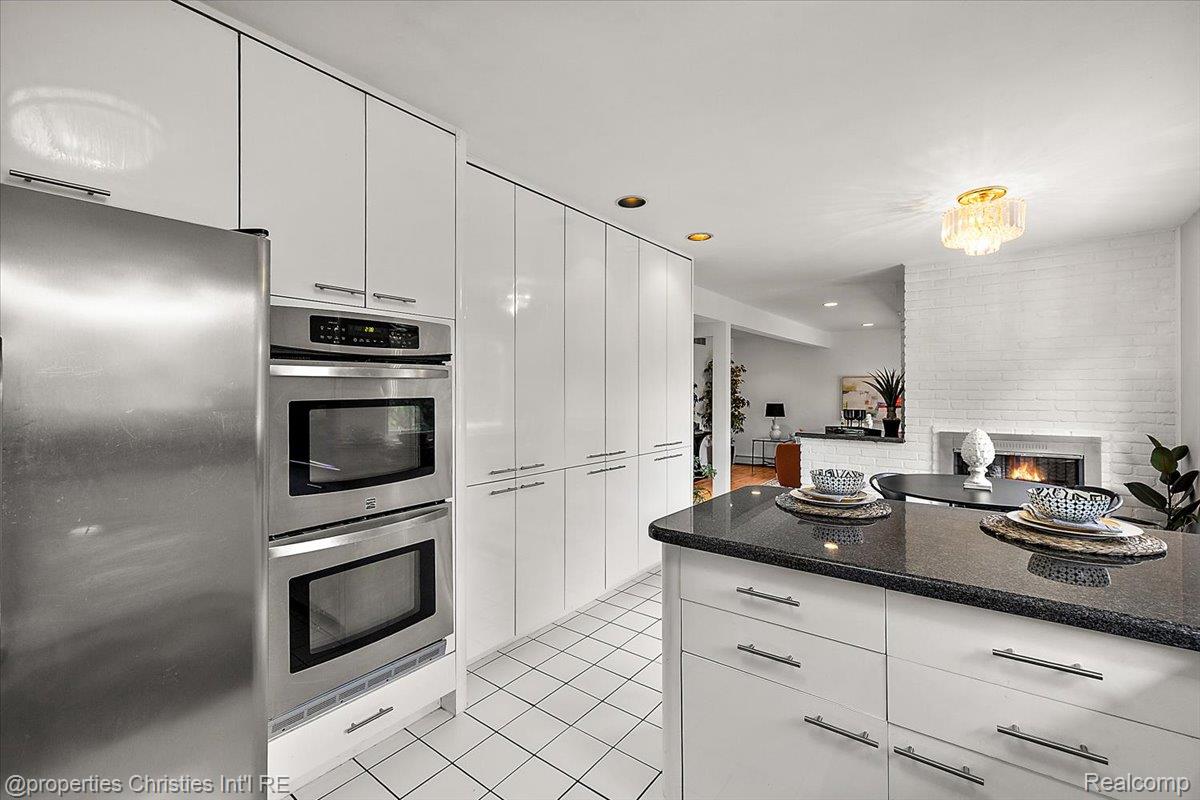 3010 Parkland Drive