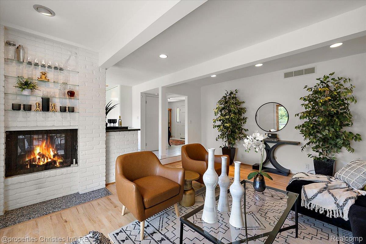 3010 Parkland Drive