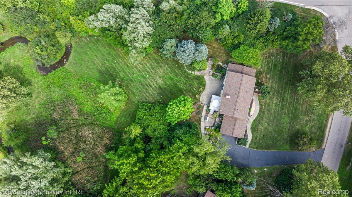 3010 Parkland Drive