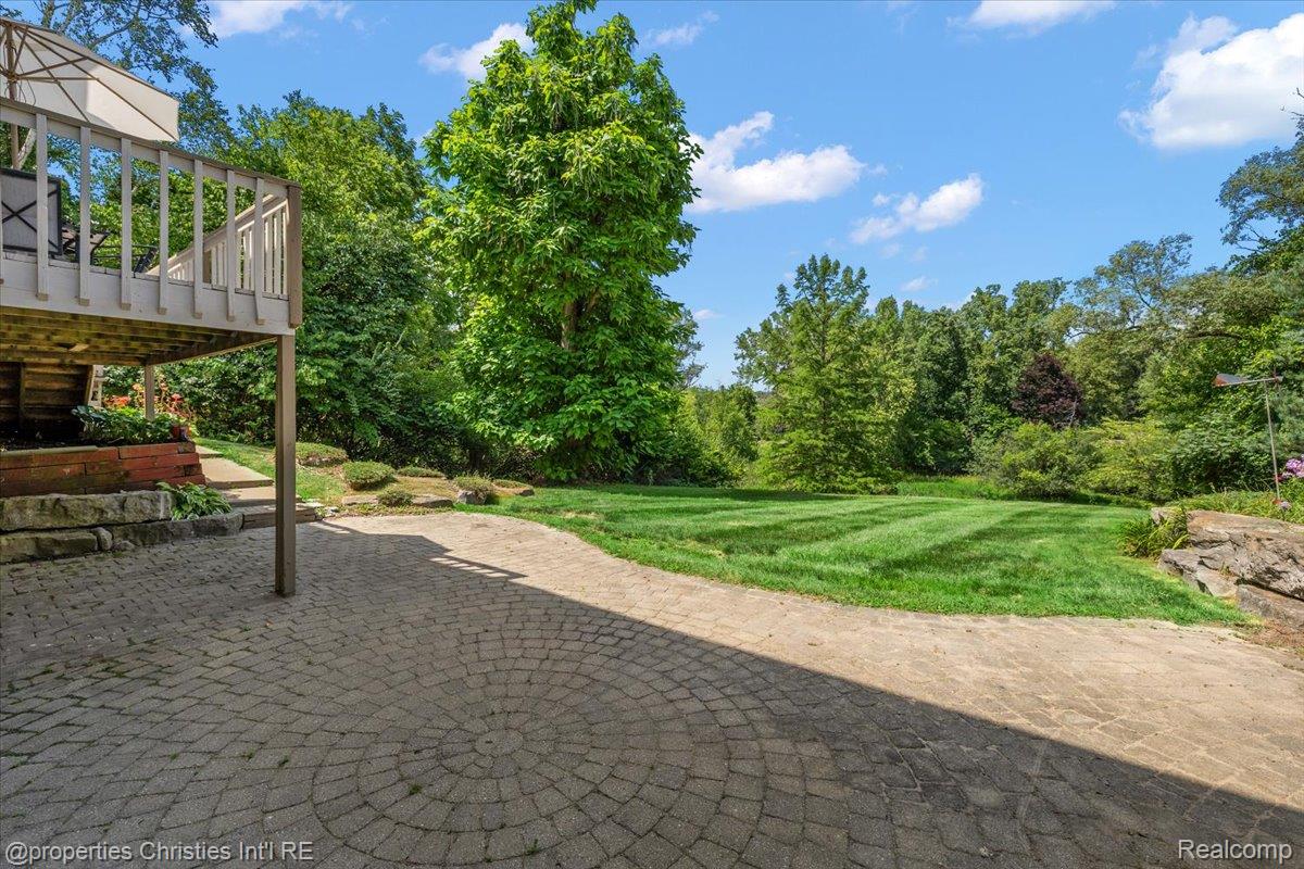 3010 Parkland Drive