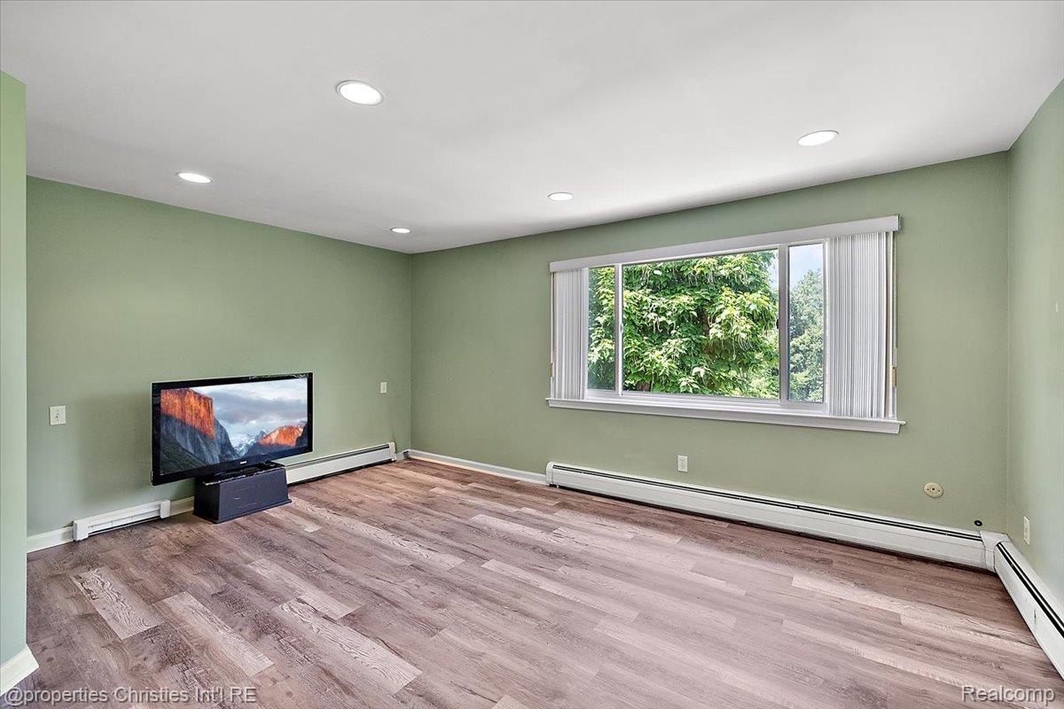 3010 Parkland Drive