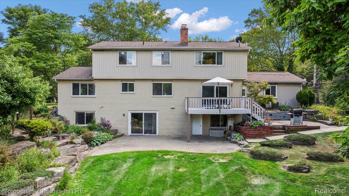 3010 Parkland Drive
