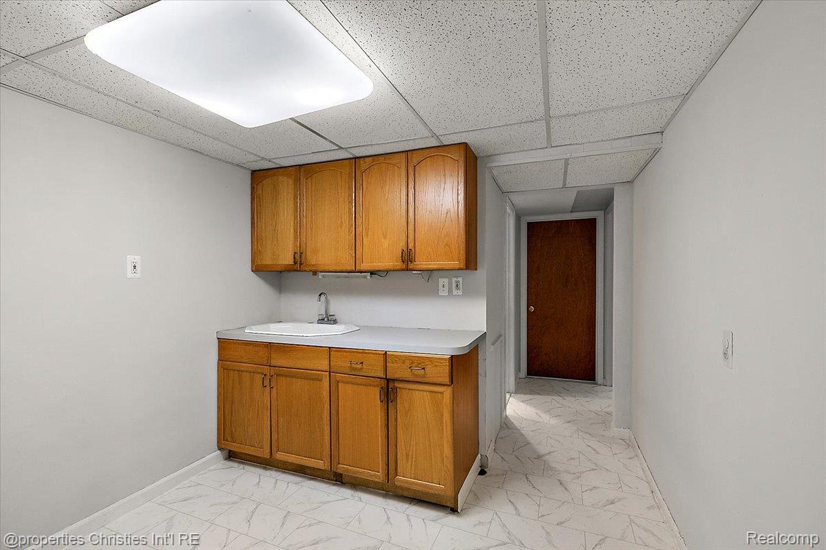 3010 Parkland Drive