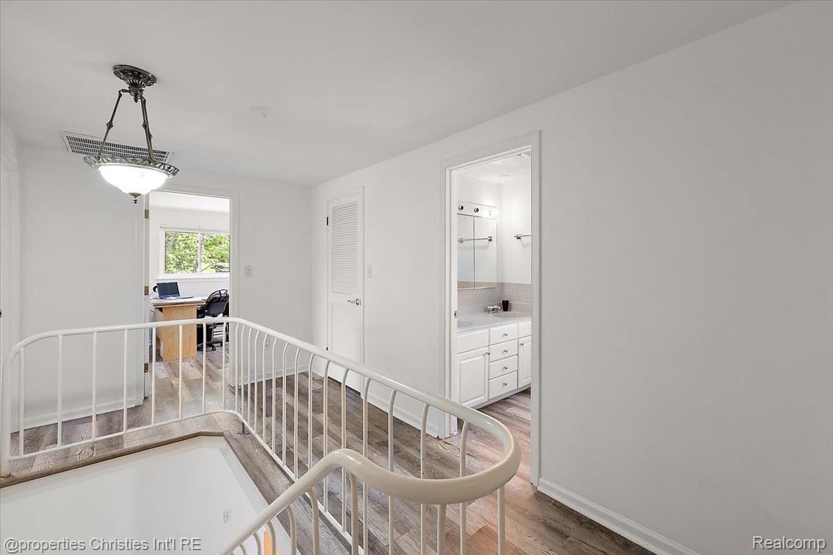 3010 Parkland Drive
