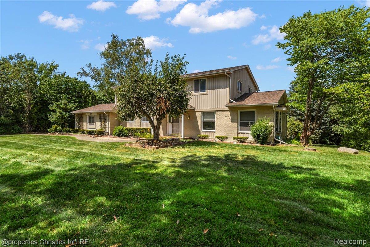 3010 Parkland Drive
