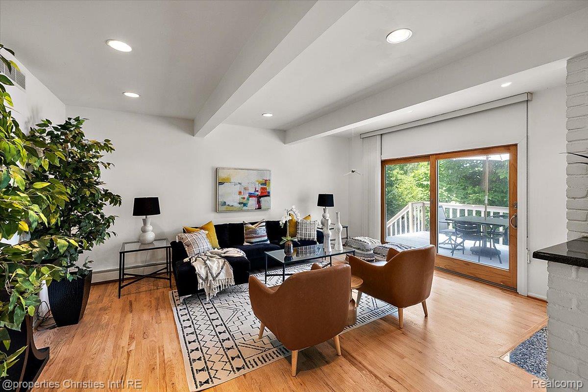 3010 Parkland Drive