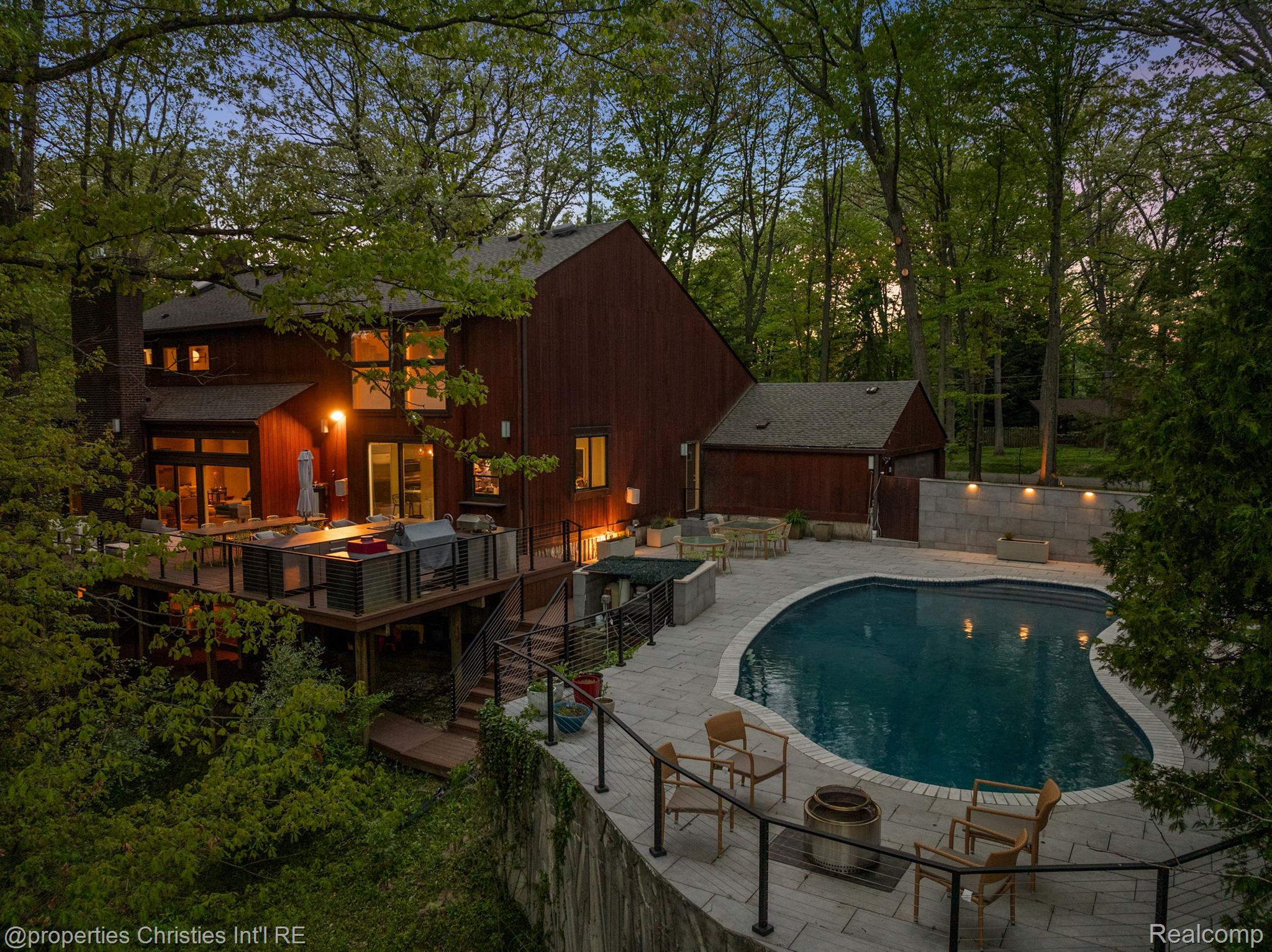 7371 Lindenmere Drive