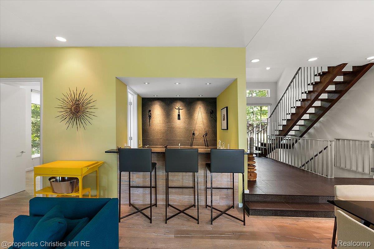 7371 Lindenmere Drive