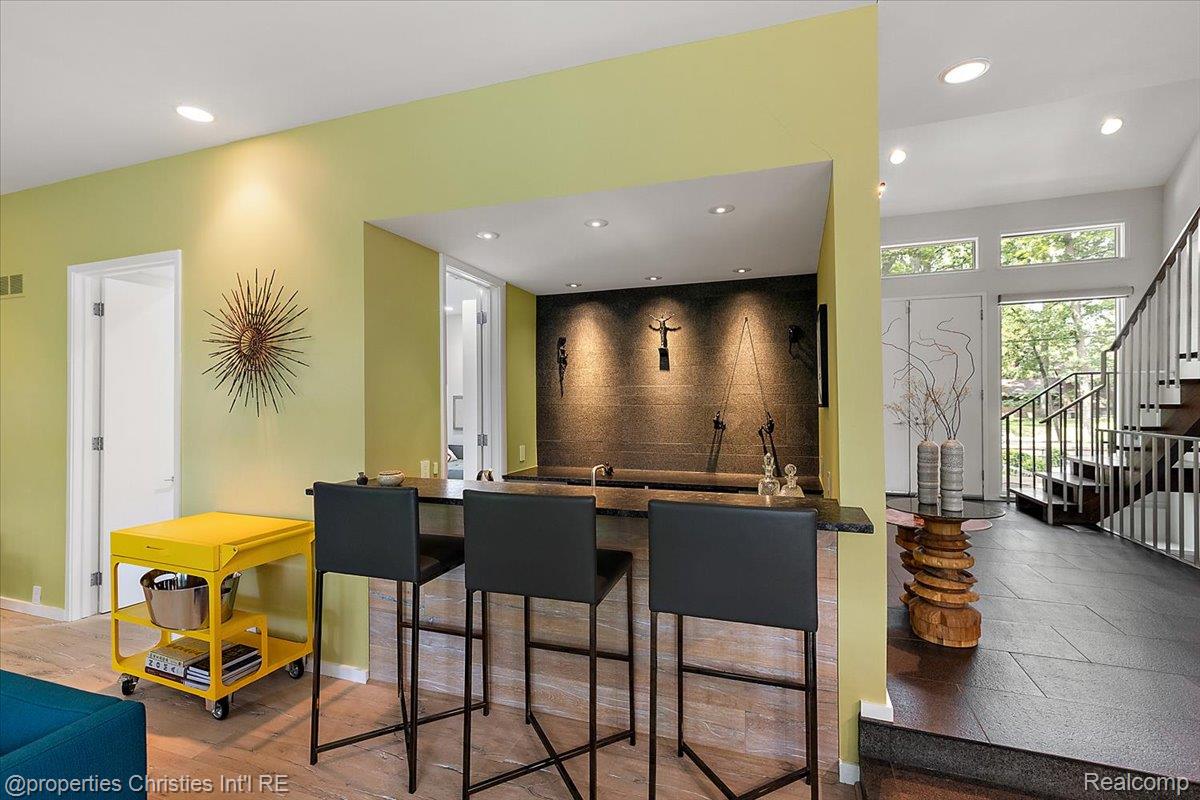 7371 Lindenmere Drive