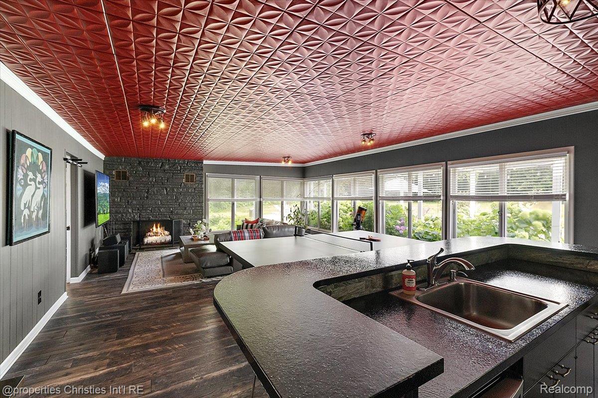 3060 Chickering Lane