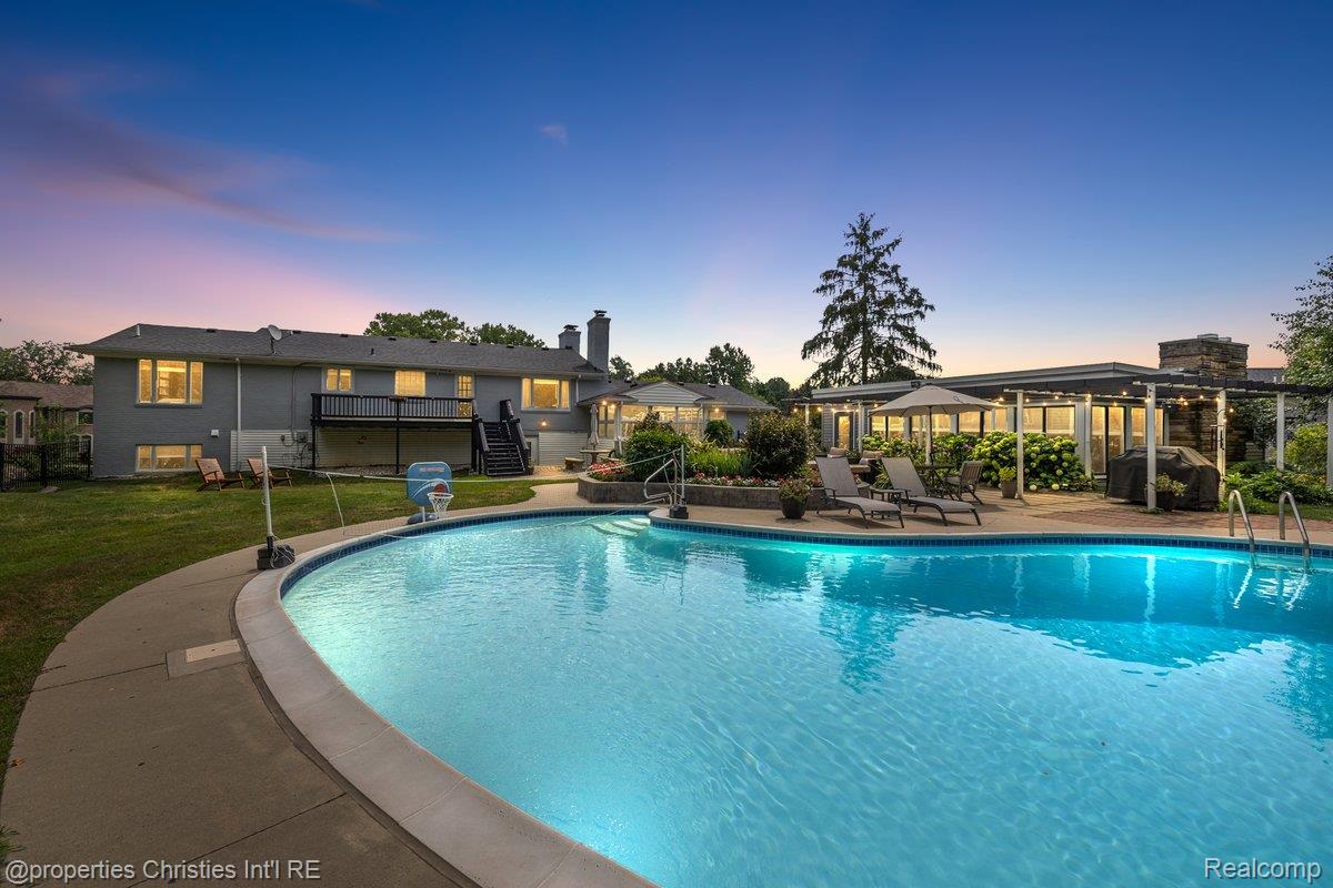 3060 Chickering Lane