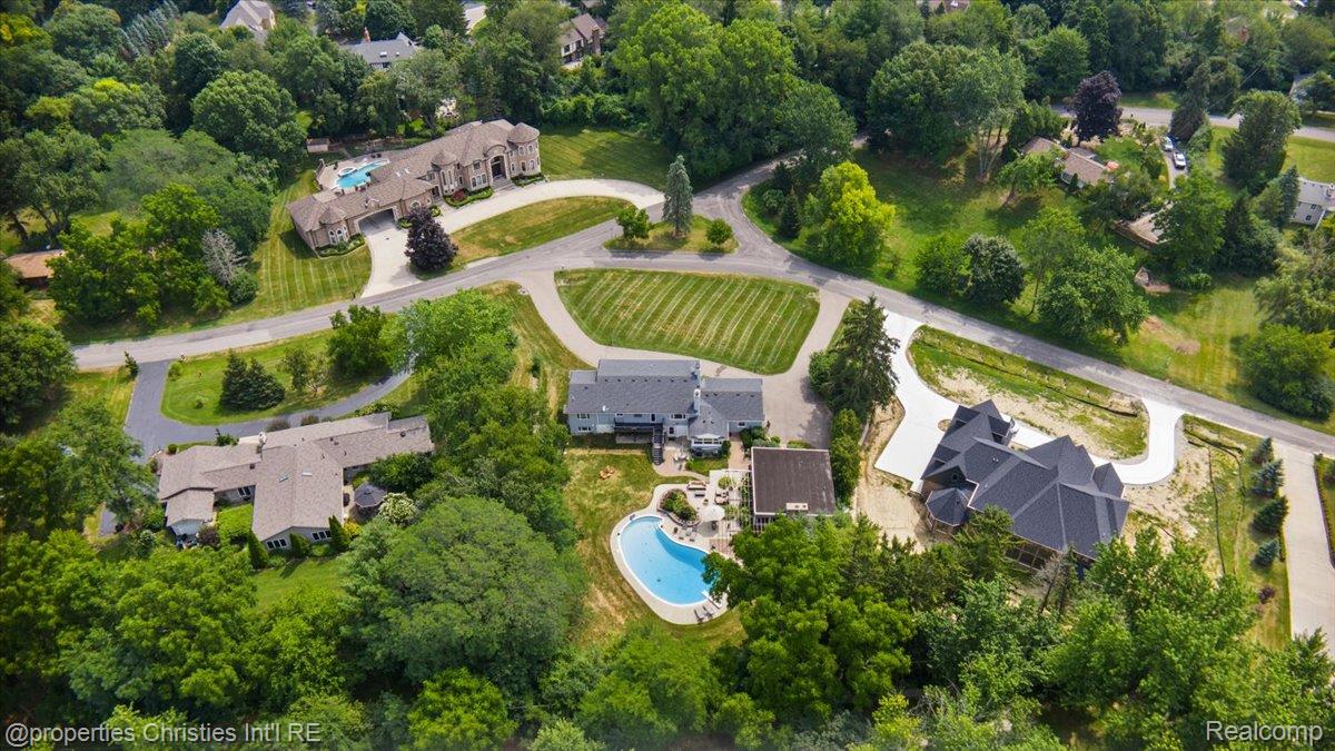 3060 Chickering Lane