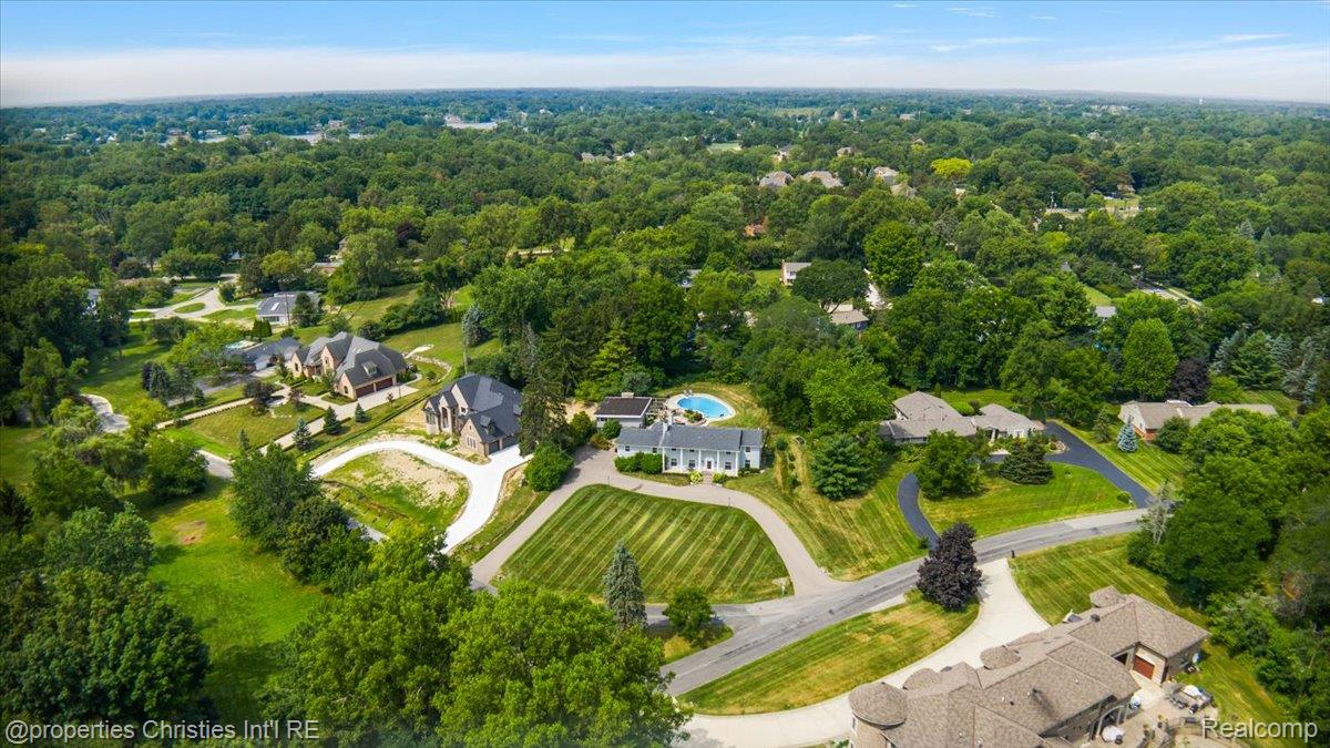 3060 Chickering Lane